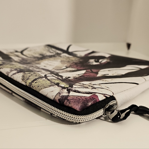 Neiman Marcus Colorful Abstract Tablet Pouch - Picture 7 of 8